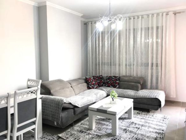 Tirane, jepet me qera apartament 1+1+BLK Kati 4, 66 m² 400 Euro (Rruga e Dibres)