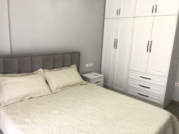 Tirane, jepet me qera apartament 1+1+BLK Kati 4, 66 m² 400 Euro (Rruga e Dibres)