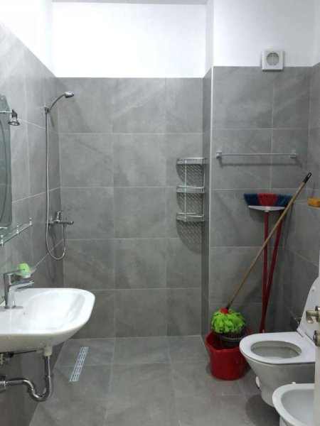 Tirane, jepet me qera apartament 1+1+BLK Kati 4, 66 m² 400 Euro (Rruga e Dibres)