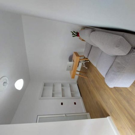 Tirane, jap me qera zyre Kati 1, 14 m² 35.000 Leke (Rruga Myslym Shyri)