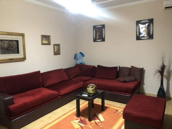 Tirane, jepet me qera apartament 2+1+BLK Kati 1, 85 m² 38.000 Leke (Rruga Idriz Dollaku)