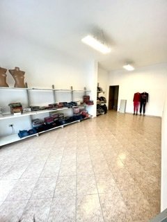 Tirane, jepet me qera ambjent biznesi Kati 0, 35 m² 500 Euro (5 maji)