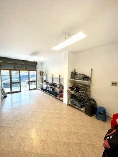 Tirane, jepet me qera ambjent biznesi Kati 0, 35 m² 500 Euro (5 maji)