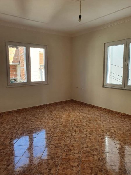 Tirane, jepet me qera Vile 2+1 Kati 3, 100 m² 350.000 Leke (Gramoz Pasha)