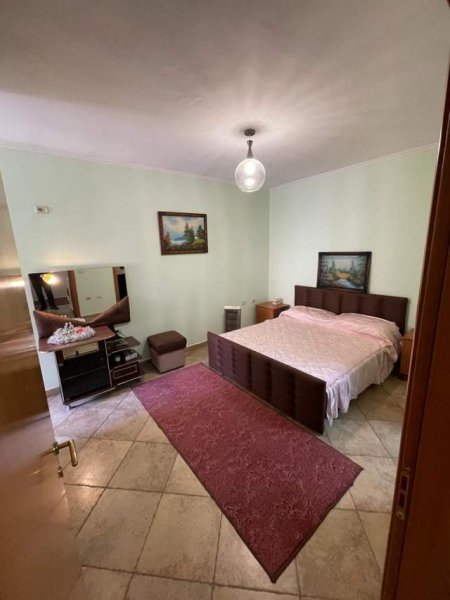 Tirane, jepet me qera apartament 2+1+BLK Kati 5, 114 m² 500 Euro (Selvia)