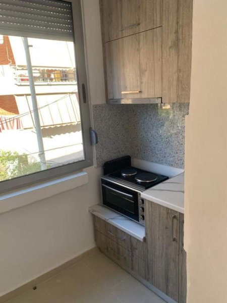 Tirane, jepet me qera apartament 2+1 Kati 2, 75 m² 350 Euro (Shkolla e Baletit)