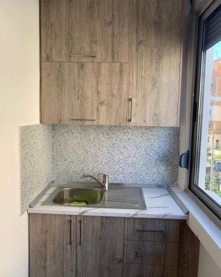 Tirane, jepet me qera apartament 2+1 Kati 2, 75 m² 350 Euro (Shkolla e Baletit)