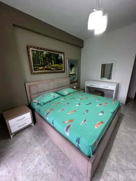 Tirane, jepet me qera apartament 1+1+Ballkon Kati 3, 70 m² 450 € (Riza Cerova)