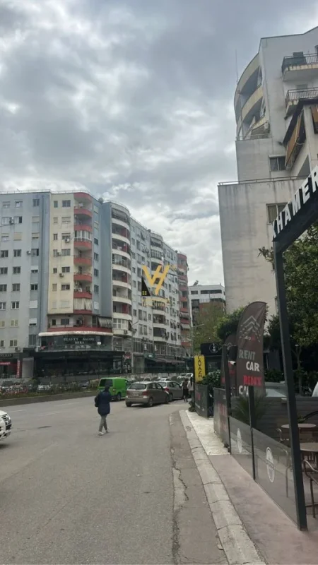 Tirane, shitet ambjent biznesi Kati 0, 75 m² 150.000 € (ASTIR)