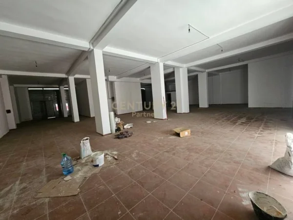 Tirane, shes ambjent biznesi , 818 m² 1.064.000 € (Yzberish)