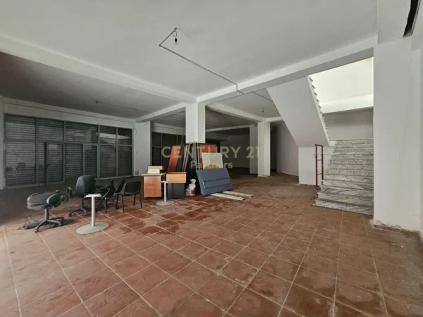 Tirane, shes ambjent biznesi , 818 m² 1.064.000 € (Yzberish)