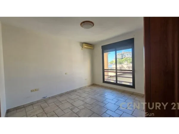 Tirane, jap me qera zyre , 150 m² 1.200 € (Rruga e Elbasanit)