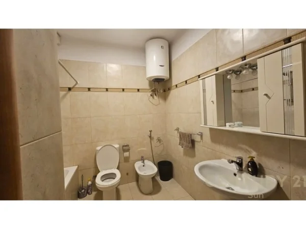 Tirane, jap me qera zyre , 150 m² 1.200 € (Rruga e Elbasanit)