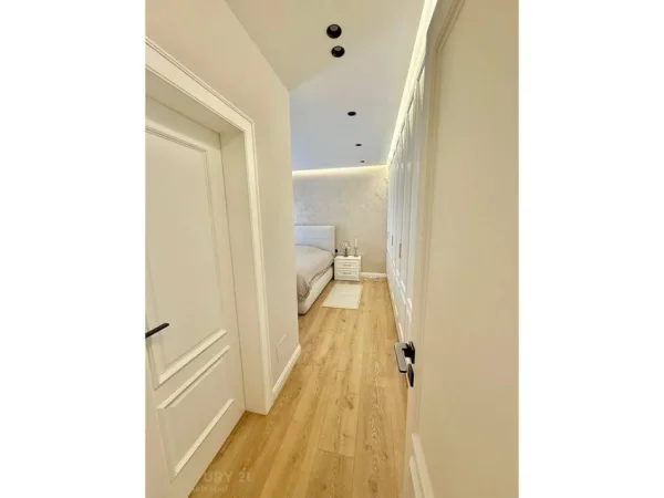 Tirane, shes apartament 2+1+2+ 2 POSTE PARKIMI , 122 m² 345.000 € (Rruga e Bogdaneve)