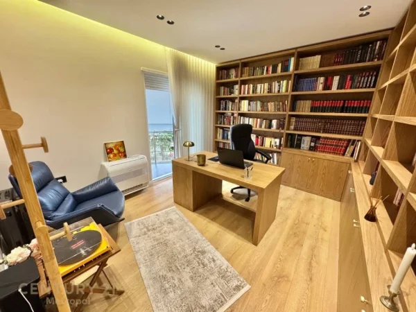 Tirane, shes apartament 2+1+2+ 2 POSTE PARKIMI , 122 m² 345.000 € (Rruga e Bogdaneve)