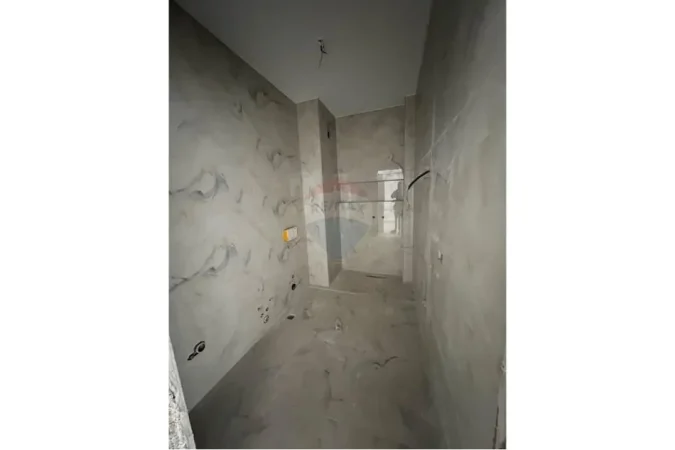 Tirane, shes 1+1+Ballkon Kati 3, 71 m² 143.000 € (dritan hoxha)