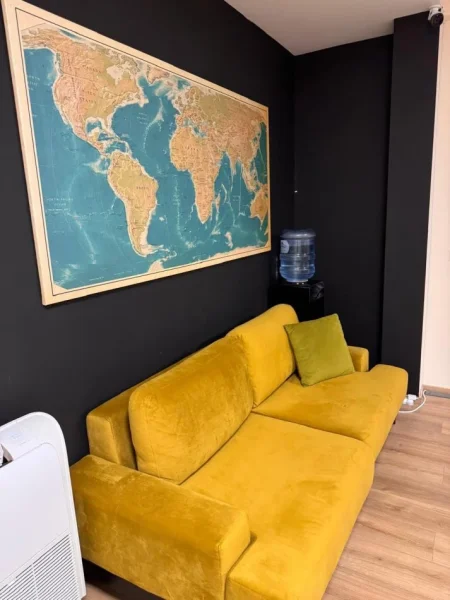 Tirane, jepet me qera , 160 m² 1.800 € prane qendres