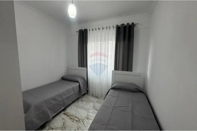 Tirane, jepet me qera apartament 2+1 Kati 6, 100 m² 700 € (fusha e aviacionit)