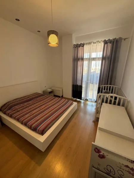 Tirane, jepet me qera apartament 1+1+Aneks+Ballkon Kati 9, 85 m² 400 € (Rruga Teodor Keko)