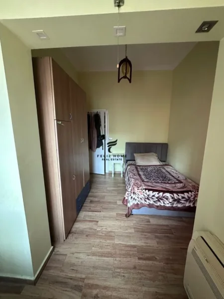 Tirane, jepet me qera apartament 3+1+Ballkon Kati 2, 162 m² 800 € (ZOGU I ZI)