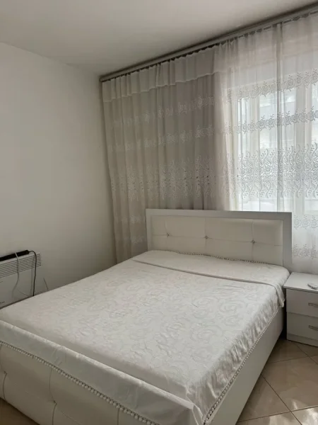 Tirane, jepet me qera apartament 2+1+Ballkon Kati 5, 110 m² 550 € (Astir)