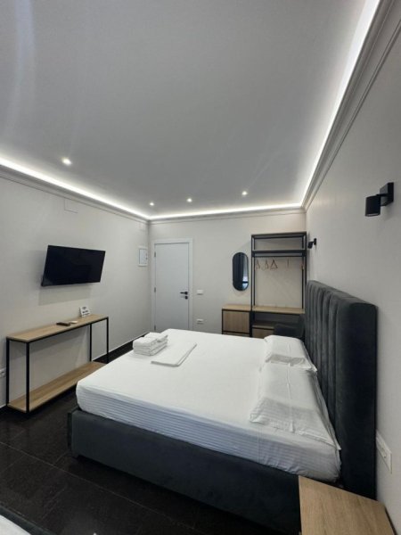 Tirane, jepet me qera apartament 1+1 Kati 3, 45 m² 350 € (stacioni trenit)