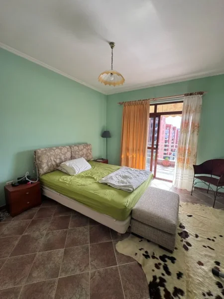 Tirane, jepet me qera apartament 1+1+Ballkon , 80 m² 550 € (rruga e Kavajes)
