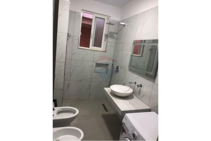 Tirane, jepet me qera apartament 2+1 Kati 2, 100 m² 550 € (Vilat Gjermane)