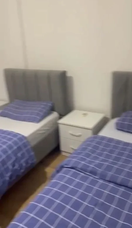 Tirane, jepet me qera apartament 2+1+Ballkon Kati 4, 115 m² 600 € (Zogu i Zi prane Ring Center)
