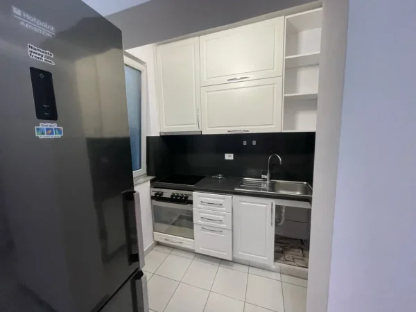 Tirane, jepet me qera apartament 1+1+Ballkon Kati 2, 60 m² 500 € 