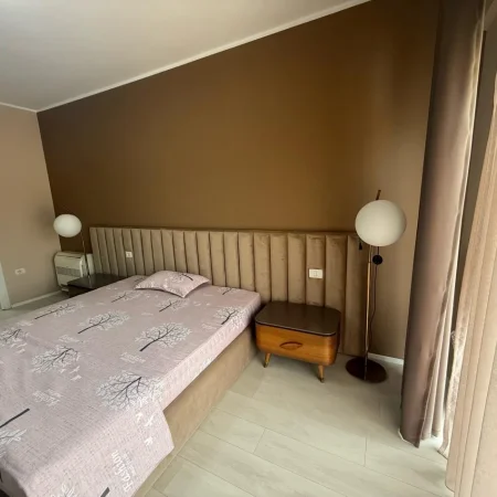 Tirane, jepet me qera apartament 3+1+Aneks+Ballkon Kati 4, 189 m² 1.100 € (Kompleksi FZ)