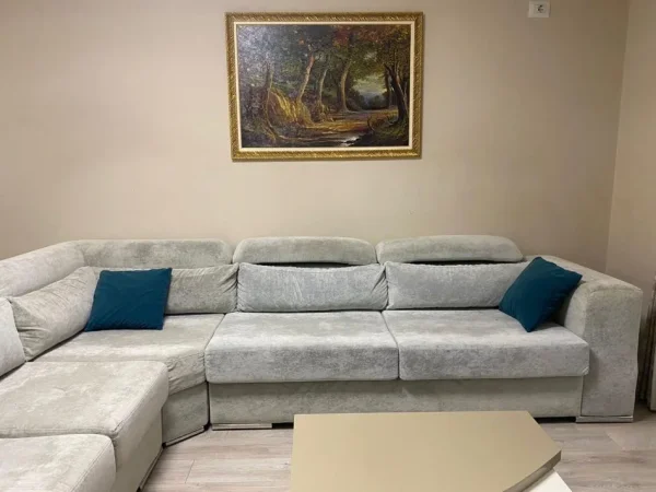 Tirane, jepet me qera apartament 2+1+Ballkon Kati 6, 102 m² 700 € 