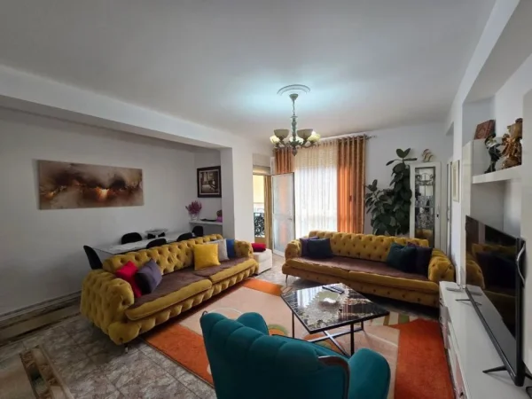 Tirane, shitet apartament 3+1+Ballkon Kati 5, 140 m² 270.000 € (HOXHA TAHSIM)