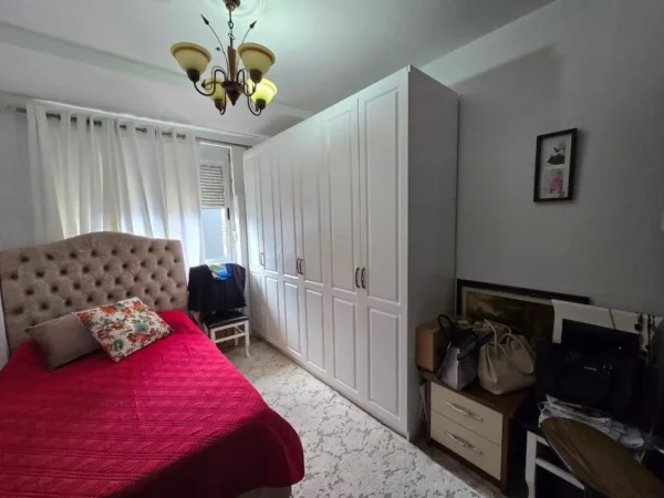 Tirane, shitet apartament 3+1+Ballkon Kati 5, 140 m² 270.000 € (HOXHA TAHSIM)