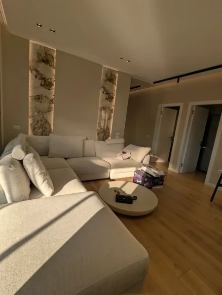 Tirane, jepet me qera apartament+verande | Penthouse 2+1+Aneks+Ballkon Kati 7, 147 m² 1.600 € (Rruga Liqeni i Thate)