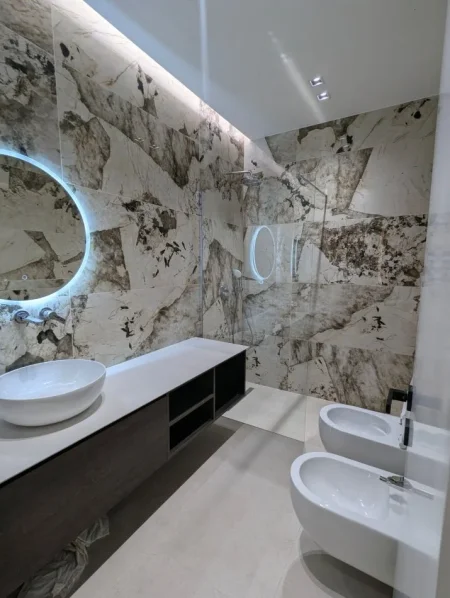 Tirane, jepet me qera apartament+verande | Penthouse 2+1+Aneks+Ballkon Kati 7, 147 m² 1.600 € (Rruga Liqeni i Thate)