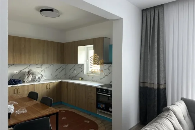 Tirane, jepet me qera apartament 3+1+Ballkon Kati 2, 120 m² 650 € (Selite)