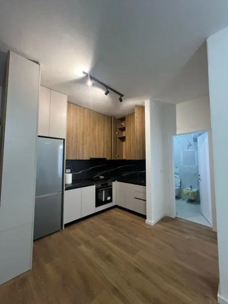 Tirane, jepet me qera apartament 1+1 Kati 4, 72 m² 550 € (Porcelan)