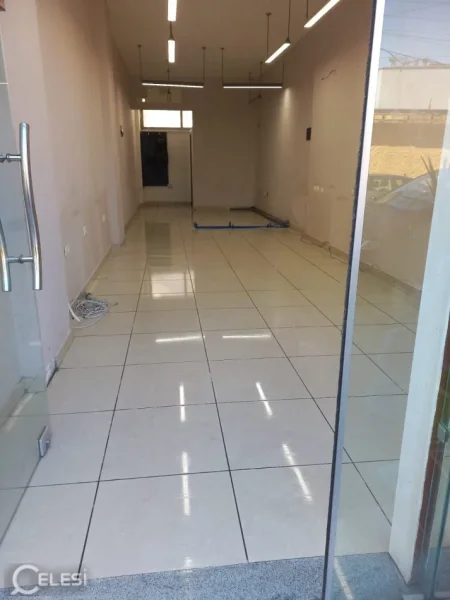 Tirane, jepet me qera dyqan Kati 0, 44 m² 600 € (RRUGA E DIBRES)