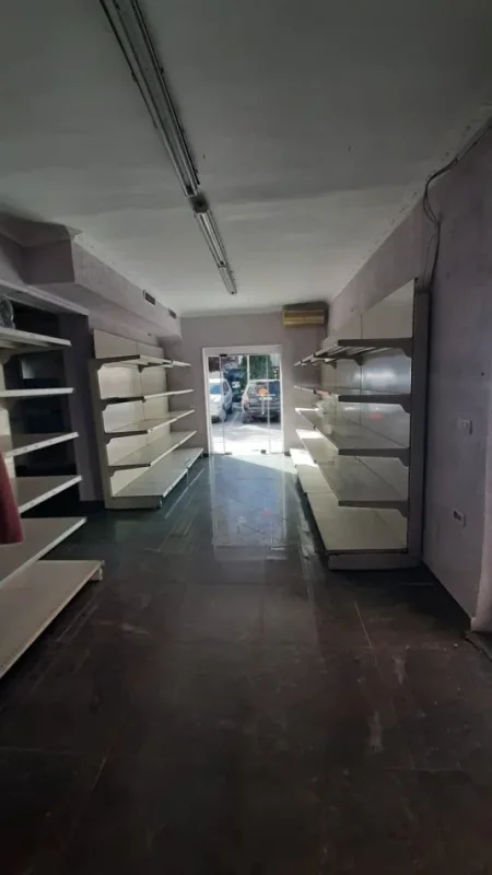 Tirane, jepet me qera dyqan Kati 0, 62 m² 700 € (21 DHJETORI)