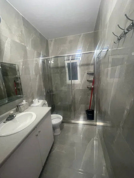 Tirane, jepet me qera apartament 1+1 Kati 2, 60 m² 500 € (Mihal Grameno)
