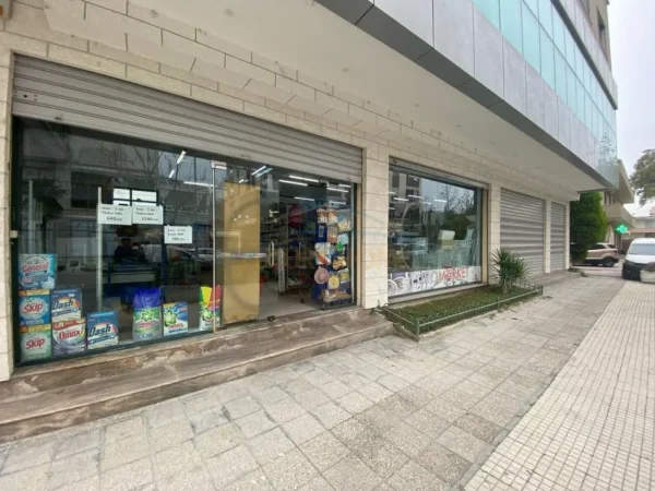 Vlore, shitet dyqan Kati 0, 117 m² 350.100 € (Te Gama Market) RV51911