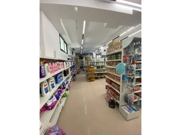 Vlore, shitet dyqan Kati 0, 117 m² 350.100 € (Te Gama Market) RV51911