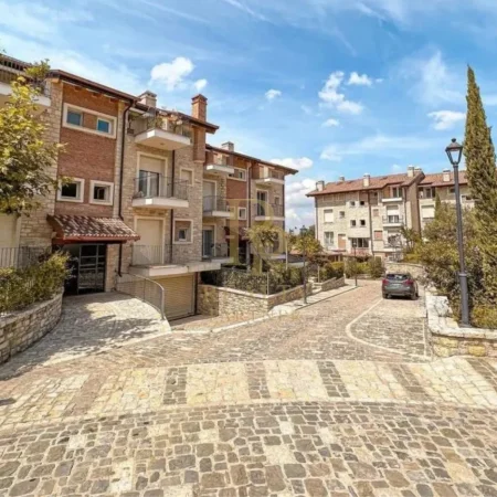 Tirane, shitet Vile 4+1+Ballkon Kati 3, 514 m² 480.000 € (Sauk)