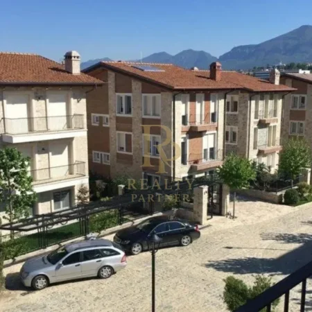 Tirane, shitet Vile 4+1+Ballkon Kati 3, 514 m² 480.000 € (Sauk)