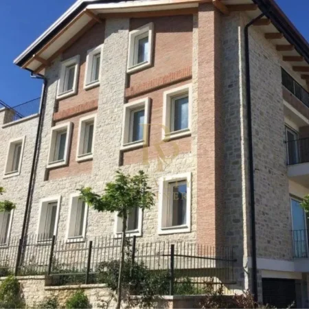 Tirane, shitet Vile 4+1+Ballkon Kati 3, 514 m² 480.000 € (Sauk)