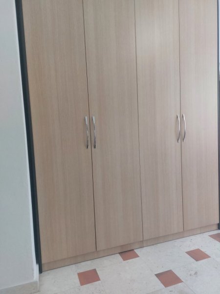 Tirane, jepet me qera apartament 3+1+Aneks+Ballkon Kati 1, 800 € (Beqir Luga)