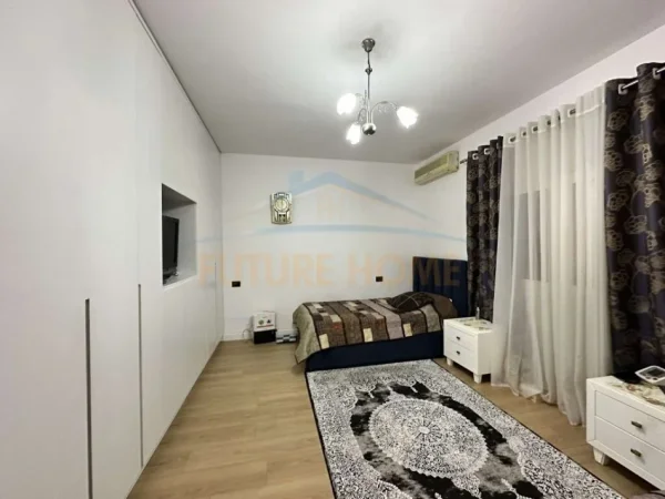 Tirane, shitet Vile , 350.000 € (Lagja e Re, Vore.)