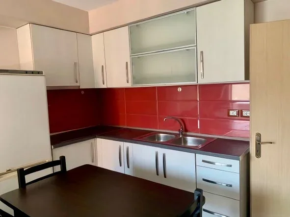 Tirane, jepet me qera apartament 1+1 Kati 4, 50 m² 370 € (NIKO AVRAMI)