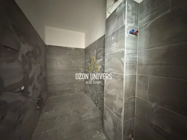 Tirane, shitet apartament 2+1+Ballkon Kati 4, 115 m² 158.745 € (Komplesi Tudas , Astir)